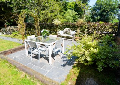 Table and garden of the nest. 3 bed accommodation near winchester