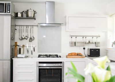 Well equipped modern kitchen in 3 bed self catering accommodation near winchester